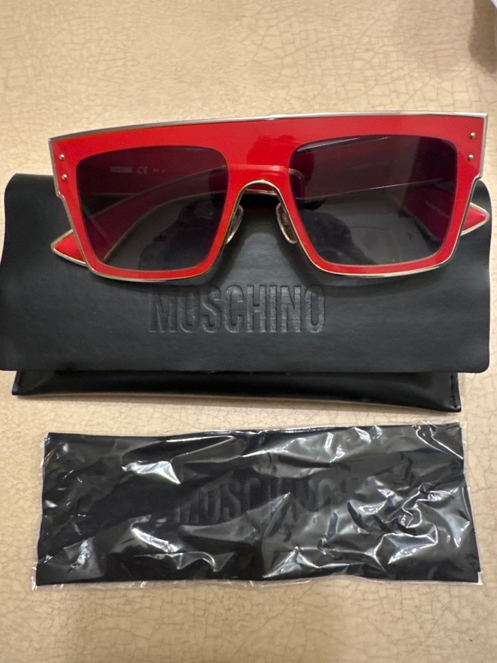 MOSCHINO SUNGLASSES